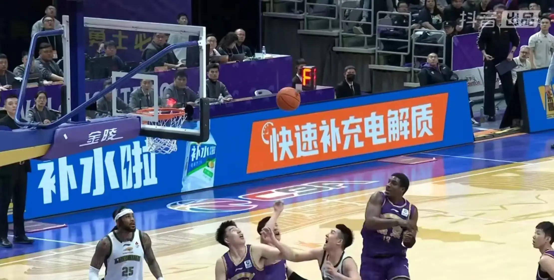 关于集结日深圳男篮止住颓势——CBA常规赛节点到来;态度坚定;赛季目标并未改变的信息-英雄联盟竞猜